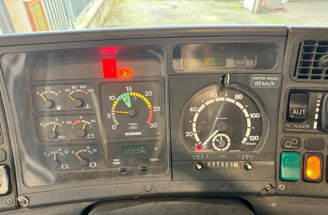 Motrice Scania R124 - 420 - 2002 (6X2) - Грузовик-шасси: фото 4 Motrice Scania R124 - 420 - 2002 (6X2) - Грузовик-шасси: фото 4