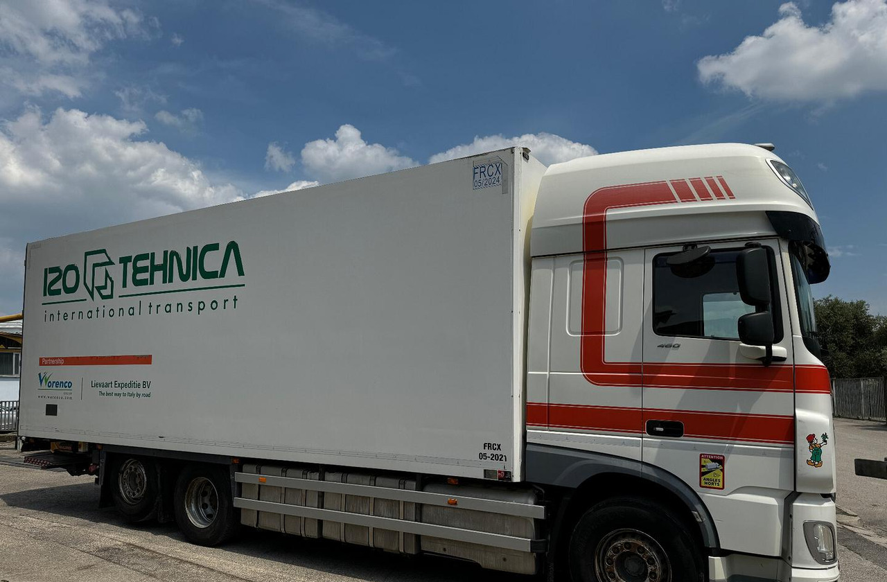Motrice frigo DAF XF 105.460 con Sponda - Рефрижератор: фото 2 Motrice frigo DAF XF 105.460 con Sponda - Рефрижератор: фото 2