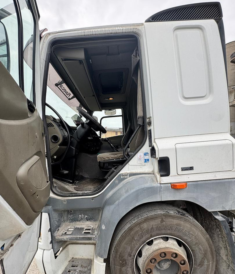 DAF CF 85.460 / Anno 2007 / Euro 5 - Тягач: фото 3 DAF CF 85.460 / Anno 2007 / Euro 5 - Тягач: фото 3