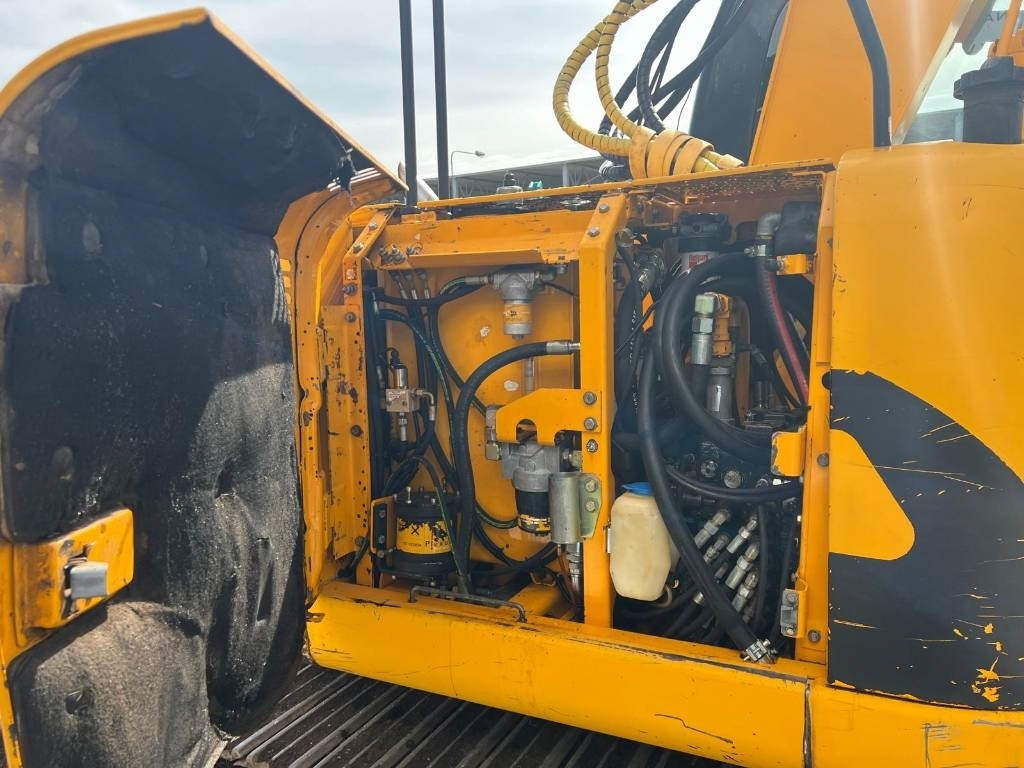 JCB JZ 140 - Гусеничный экскаватор: фото 4 JCB JZ 140 - Гусеничный экскаватор: фото 4