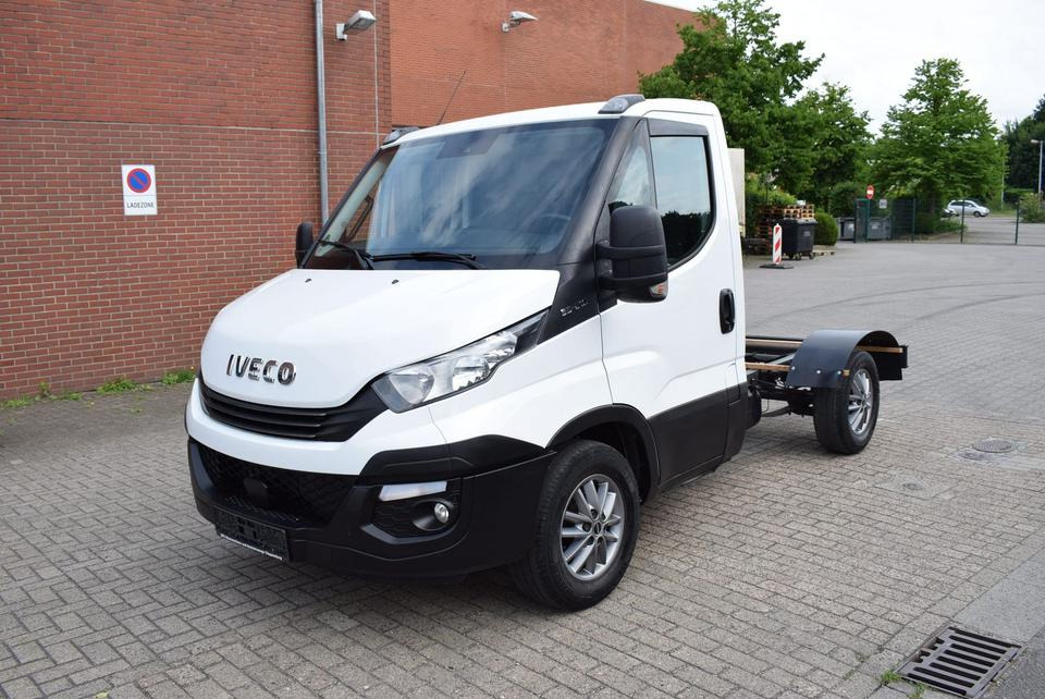 Iveco Daily 35 S21 3,0 Automatik Luftfederung Tempomat - Малотоннажный седельный тягач: фото 1 Iveco Daily 35 S21 3,0 Automatik Luftfederung Tempomat - Малотоннажный седельный тягач: фото 1