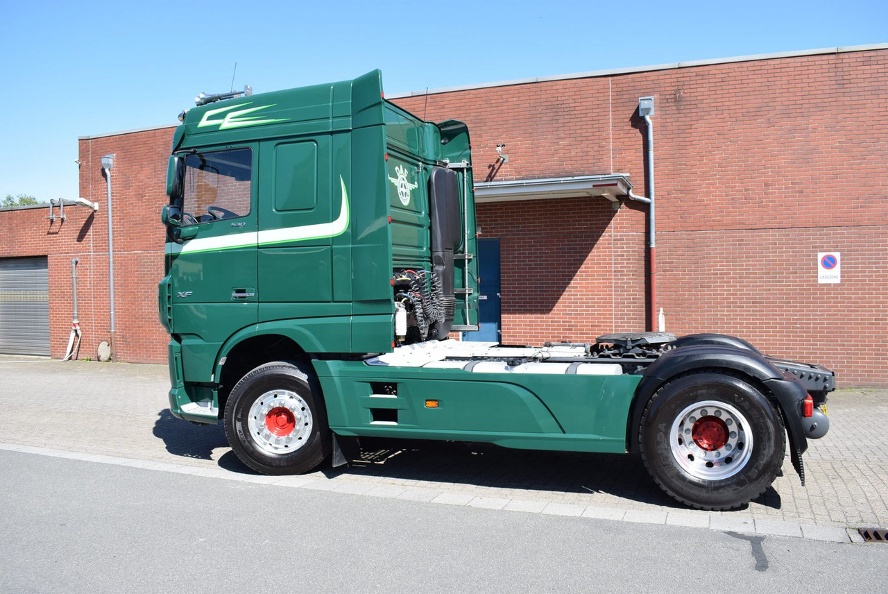 DAF XF 530 FT Retarder Leder Standklima Hydraulik - Тягач: фото 4 DAF XF 530 FT Retarder Leder Standklima Hydraulik - Тягач: фото 4