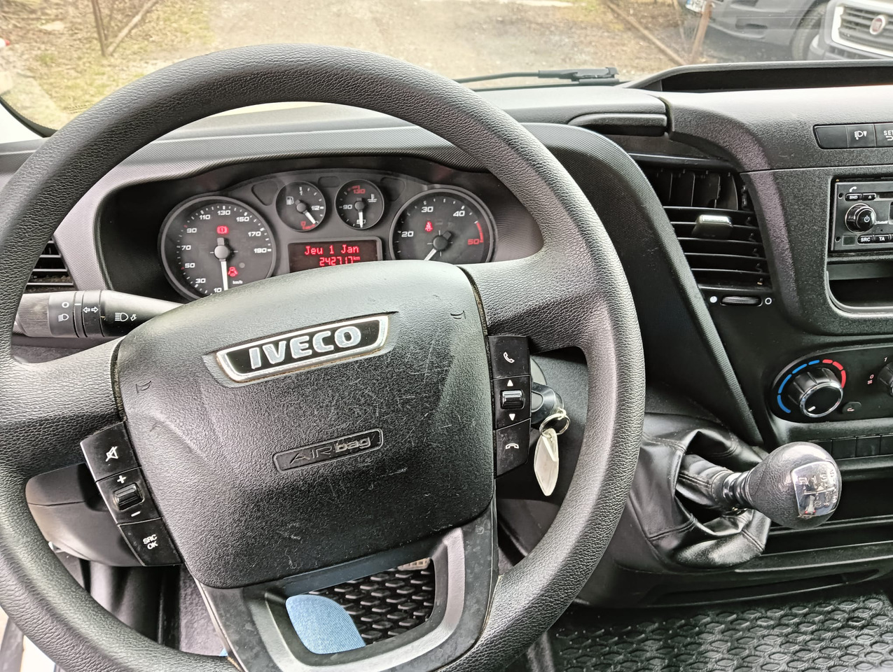 IVECO DAILY 35C14 WYWROTKA KIPER NR 820 - Малотоннажный самосвал: фото 3 IVECO DAILY 35C14 WYWROTKA KIPER NR 820 - Малотоннажный самосвал: фото 3