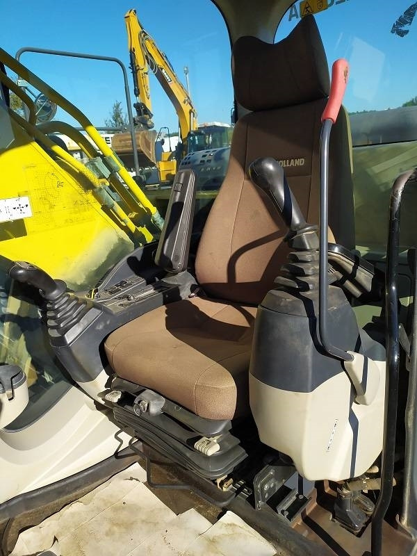 New Holland E 265 C - Гусеничный экскаватор: фото 4 New Holland E 265 C - Гусеничный экскаватор: фото 4