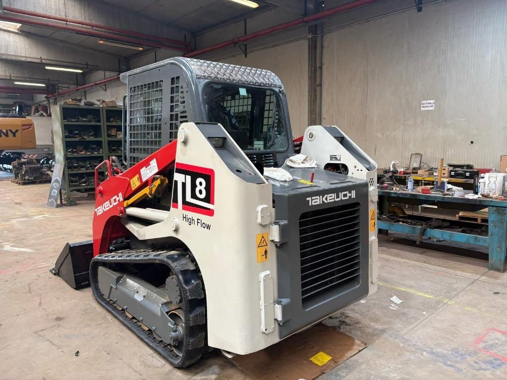 Takeuchi TL 8 - Мини-погрузчик с бортовым поворотом: фото 4 Takeuchi TL 8 - Мини-погрузчик с бортовым поворотом: фото 4