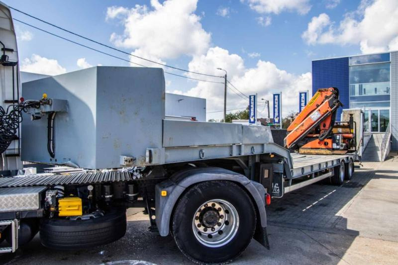 Castera CRANE/KRAN/GRUE-PALFINGER 22002 (2xHydr.) - Низкорамный полуприцеп: фото 3 Castera CRANE/KRAN/GRUE-PALFINGER 22002 (2xHydr.) - Низкорамный полуприцеп: фото 3