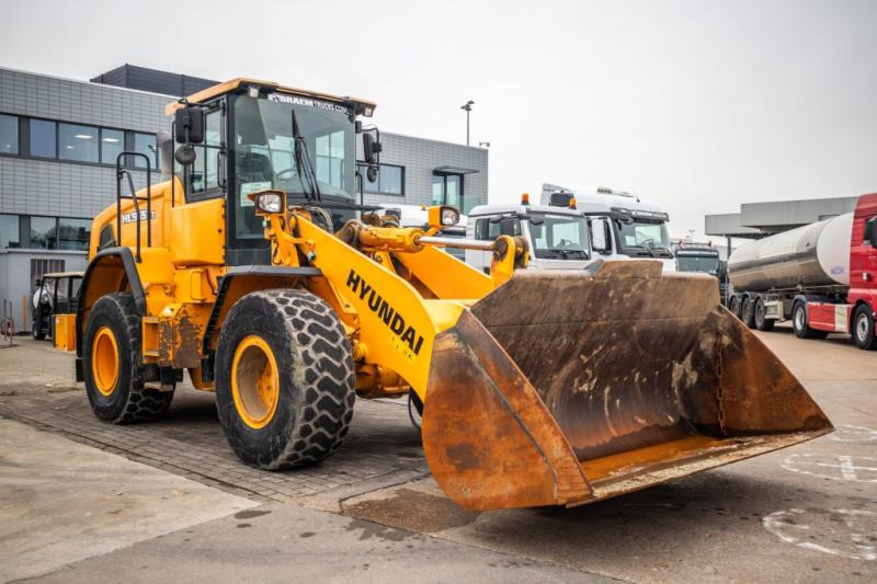 Hyundai HL955XT - Колёсный погрузчик: фото 2 Hyundai HL955XT - Колёсный погрузчик: фото 2