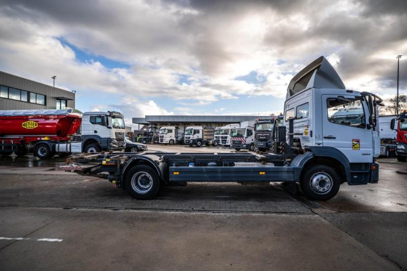 Mercedes ATEGO 1224 // HAYON DHOLLANDIA - Грузовик-контейнеровоз/ Сменный кузов: фото 3 Mercedes ATEGO 1224 // HAYON DHOLLANDIA - Грузовик-контейнеровоз/ Сменный кузов: фото 3