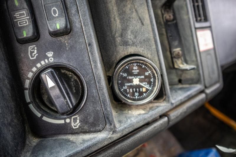 Фото интерьера 2: Самосвал Mercedes SK 2531-6X2-PATA/BITUMEN/ASFALT/GOUDRON