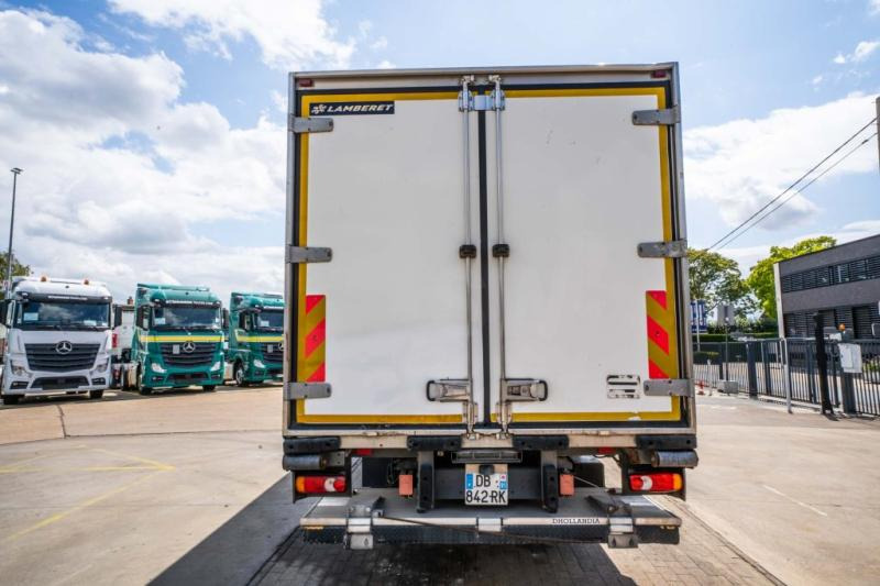 Renault MIDLUM 220 DXI (16t)+CARRIER+DHOLLANDIA +CARRIER - Рефрижератор: фото 5 Renault MIDLUM 220 DXI (16t)+CARRIER+DHOLLANDIA +CARRIER - Рефрижератор: фото 5