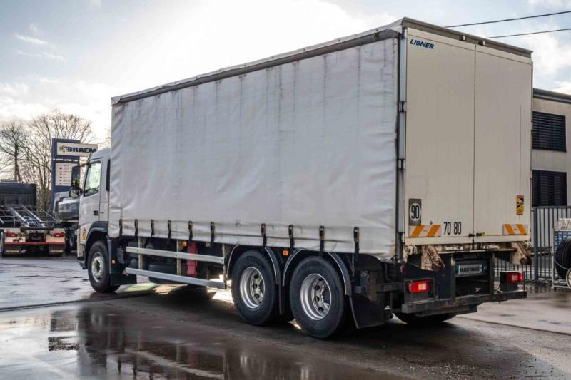 Volvo FM 330-6x2-E5+10 pneus/tires+INTARDER - Тентованный грузовик: фото 5 Volvo FM 330-6x2-E5+10 pneus/tires+INTARDER - Тентованный грузовик: фото 5