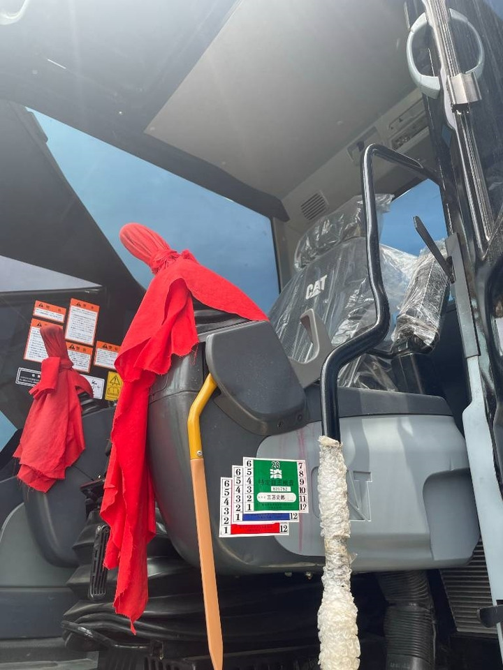 CAT 330 D - Гусеничный экскаватор: фото 4 CAT 330 D - Гусеничный экскаватор: фото 4