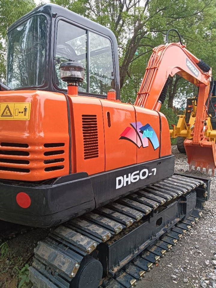 Doosan DH 60-7 - Гусеничный экскаватор: фото 4 Doosan DH 60-7 - Гусеничный экскаватор: фото 4