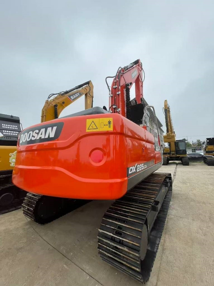 Doosan DX 225 LC - Гусеничный экскаватор: фото 3 Doosan DX 225 LC - Гусеничный экскаватор: фото 3