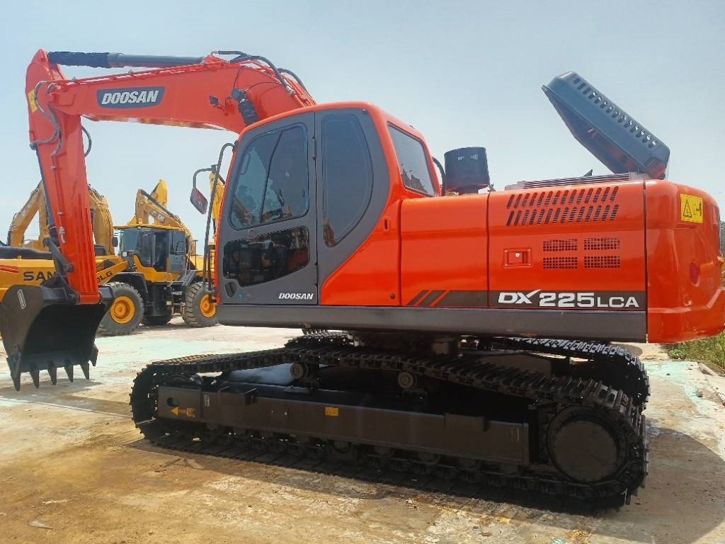 Doosan DX 225 LCA - Гусеничный экскаватор: фото 1 Doosan DX 225 LCA - Гусеничный экскаватор: фото 1