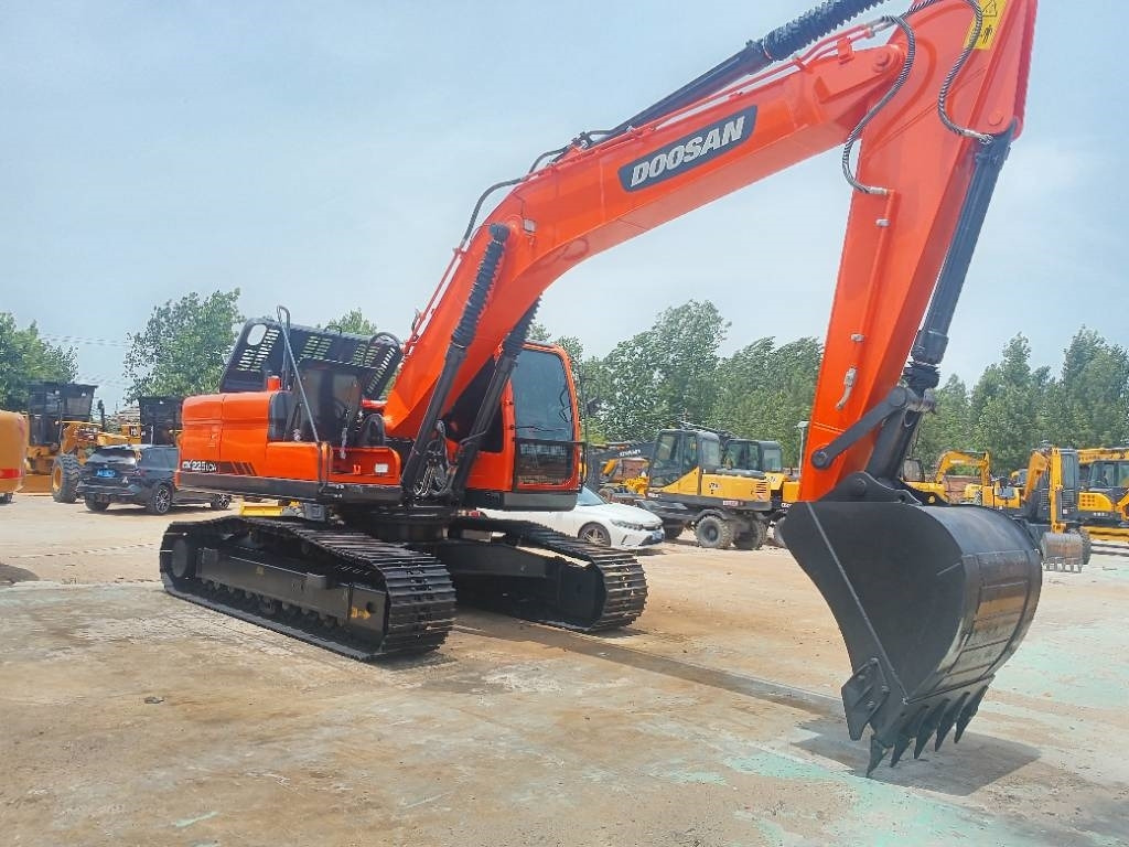 Doosan DX 225 LCA - Гусеничный экскаватор: фото 2 Doosan DX 225 LCA - Гусеничный экскаватор: фото 2