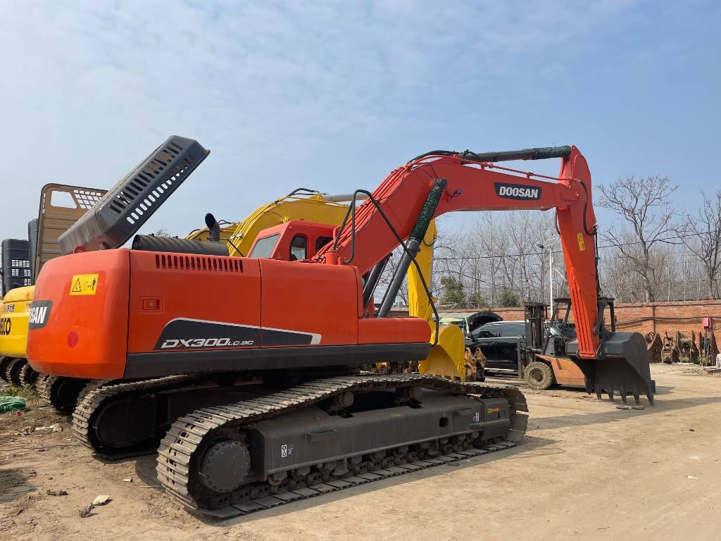 Doosan DX 300  - Гусеничный экскаватор: фото 1 Doosan DX 300  - Гусеничный экскаватор: фото 1