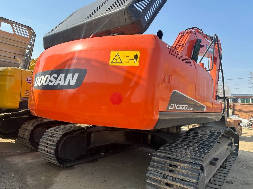 Doosan DX 300 - Гусеничный экскаватор: фото 4 Doosan DX 300 - Гусеничный экскаватор: фото 4