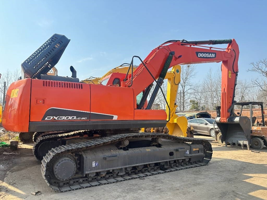 Doosan DX 300 - Гусеничный экскаватор: фото 1 Doosan DX 300 - Гусеничный экскаватор: фото 1