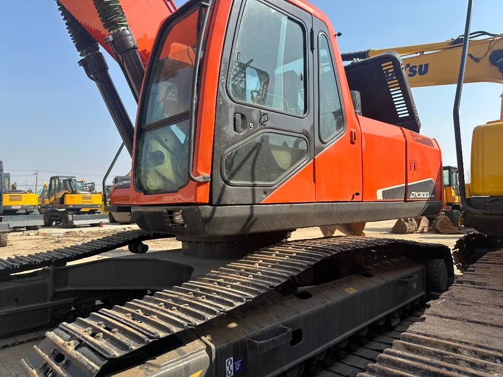 Doosan DX 300 - Гусеничный экскаватор: фото 3 Doosan DX 300 - Гусеничный экскаватор: фото 3