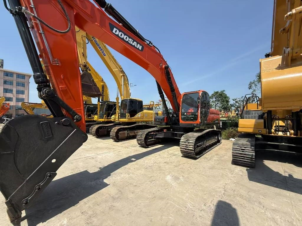 Doosan DX 340 - Гусеничный экскаватор: фото 3 Doosan DX 340 - Гусеничный экскаватор: фото 3