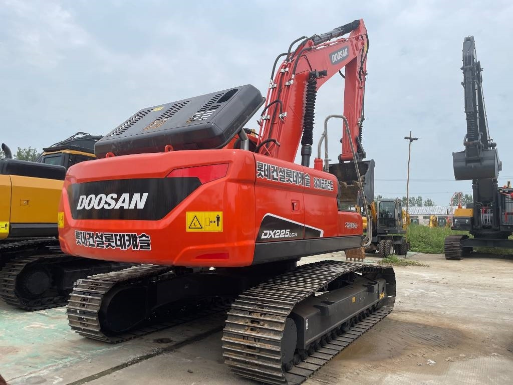Doosan DX225LCA  - Гусеничный экскаватор: фото 3 Doosan DX225LCA  - Гусеничный экскаватор: фото 3