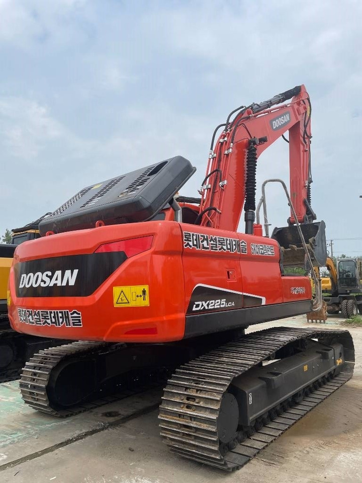 Doosan DX225LCA - Гусеничный экскаватор: фото 3 Doosan DX225LCA - Гусеничный экскаватор: фото 3