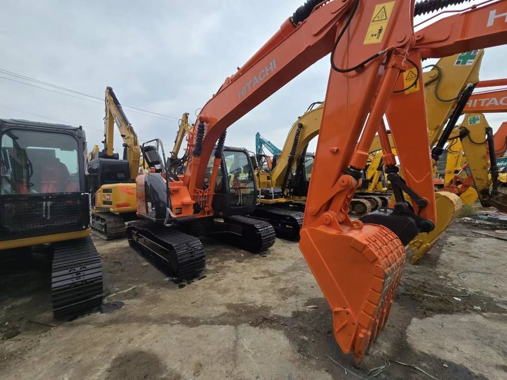 Hitachi ZX 135 US - Гусеничный экскаватор: фото 4 Hitachi ZX 135 US - Гусеничный экскаватор: фото 4