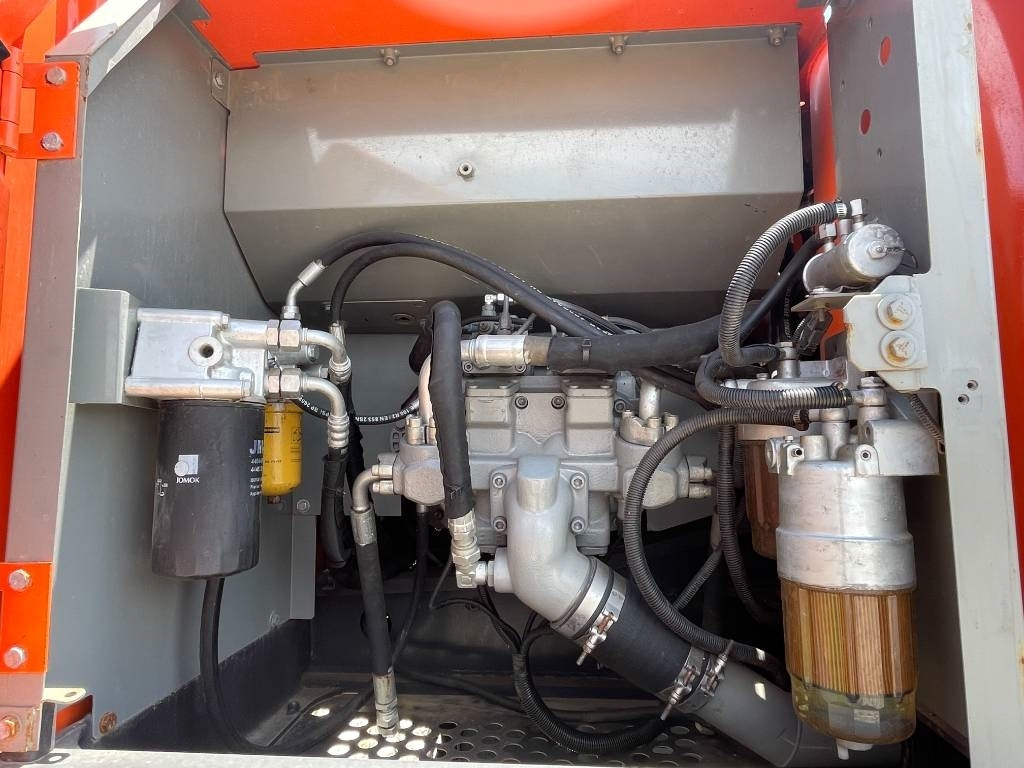 Hitachi ZX 200 - Гусеничный экскаватор: фото 5 Hitachi ZX 200 - Гусеничный экскаватор: фото 5