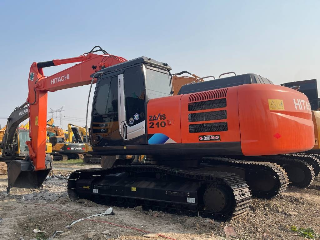 Hitachi ZX 210  - Гусеничный экскаватор: фото 1 Hitachi ZX 210  - Гусеничный экскаватор: фото 1
