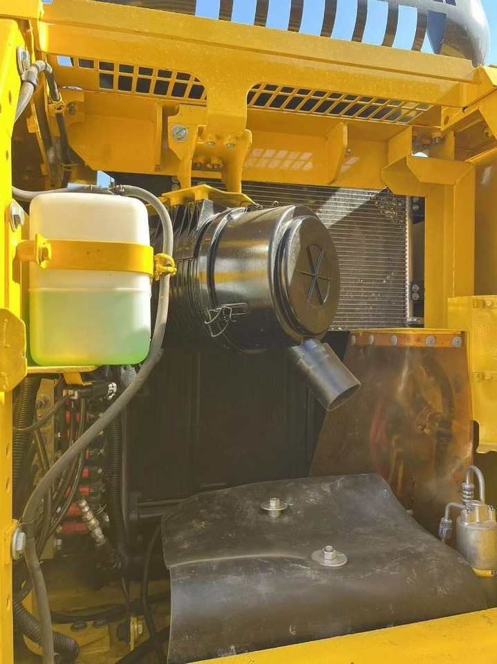 Komatsu PC 130 - Гусеничный экскаватор: фото 2 Komatsu PC 130 - Гусеничный экскаватор: фото 2