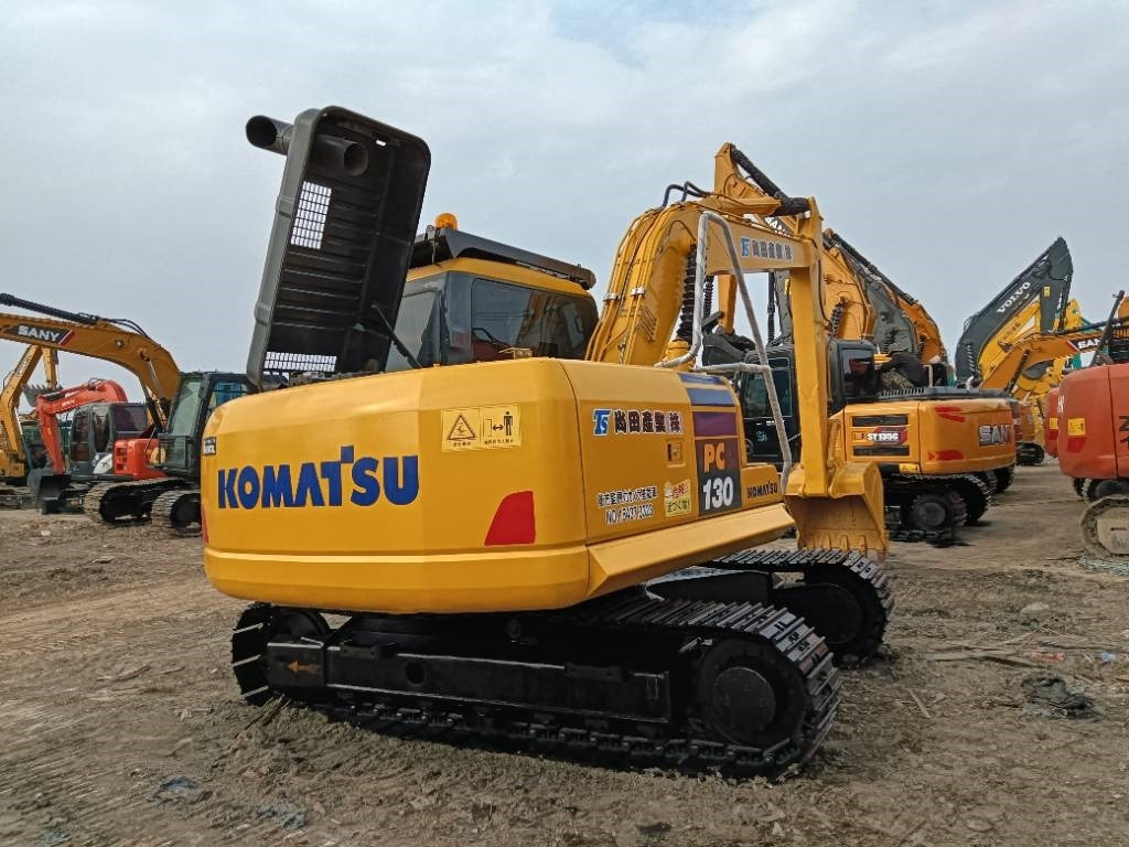 Komatsu PC 130 - Гусеничный экскаватор: фото 2 Komatsu PC 130 - Гусеничный экскаватор: фото 2