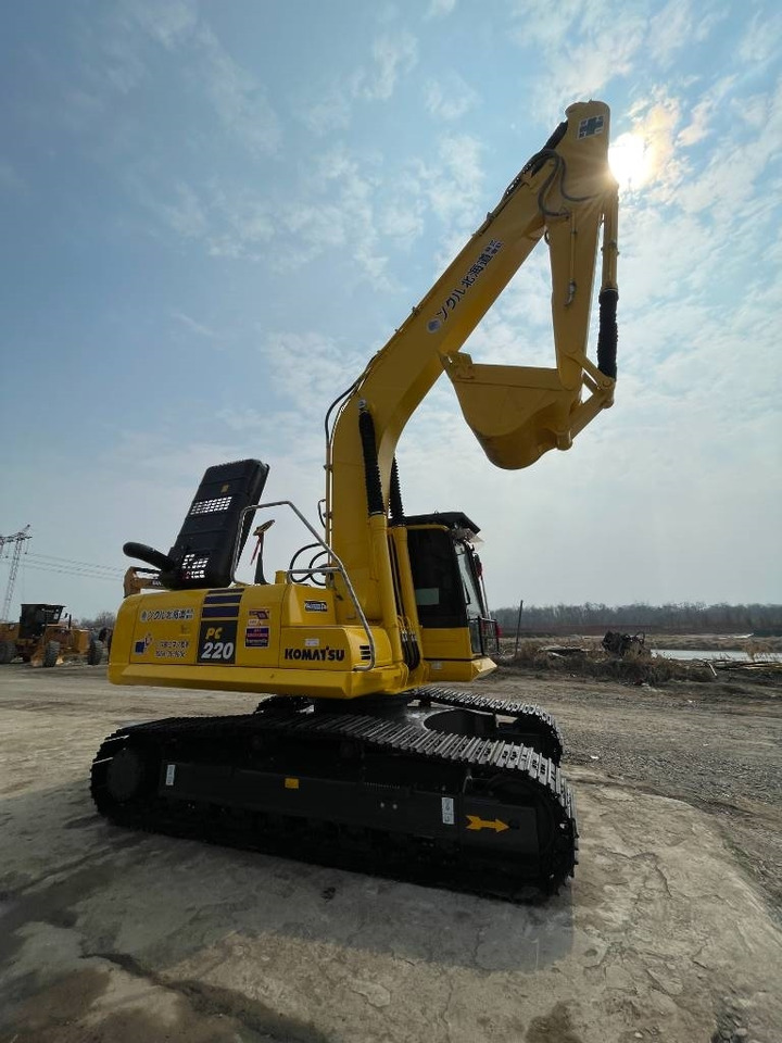 Komatsu PC 220 - Гусеничный экскаватор: фото 2 Komatsu PC 220 - Гусеничный экскаватор: фото 2