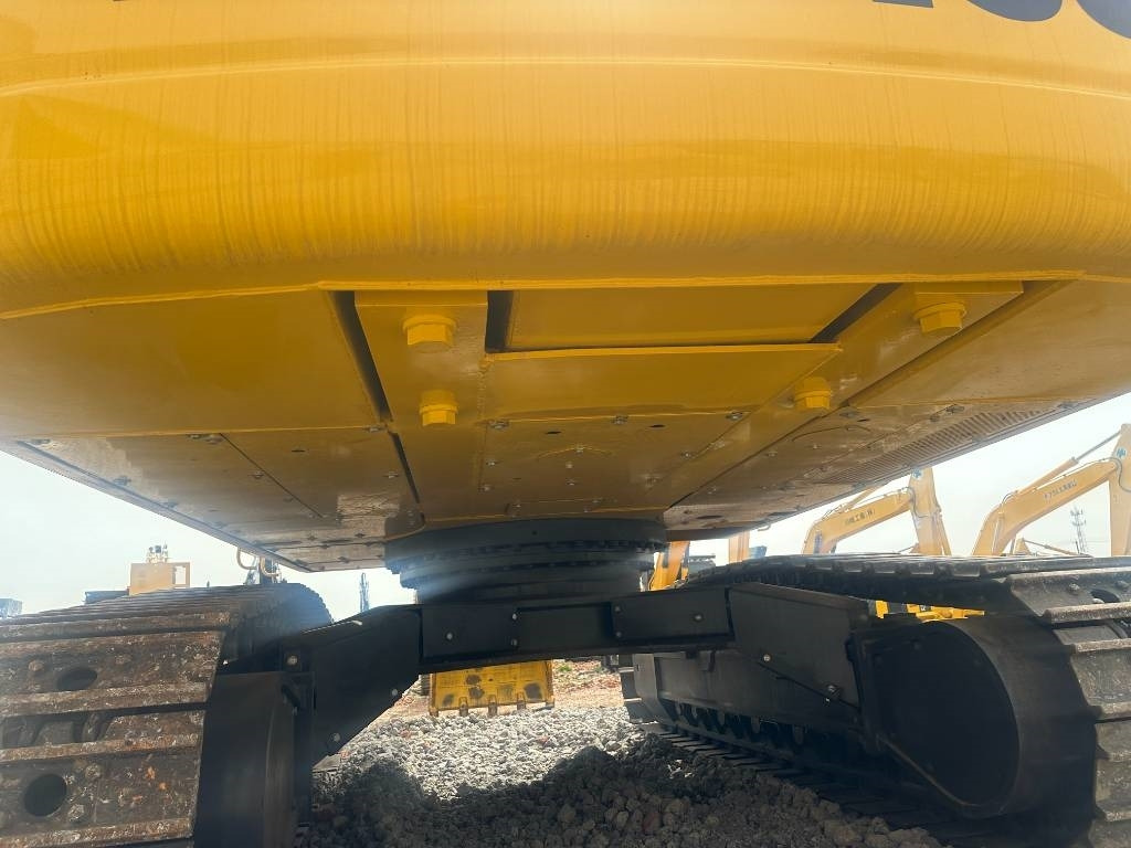 Komatsu PC450 - Гусеничный экскаватор: фото 4 Komatsu PC450 - Гусеничный экскаватор: фото 4