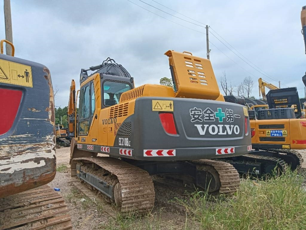 Volvo EC 210 B LC - Гусеничный экскаватор: фото 3 Volvo EC 210 B LC - Гусеничный экскаватор: фото 3