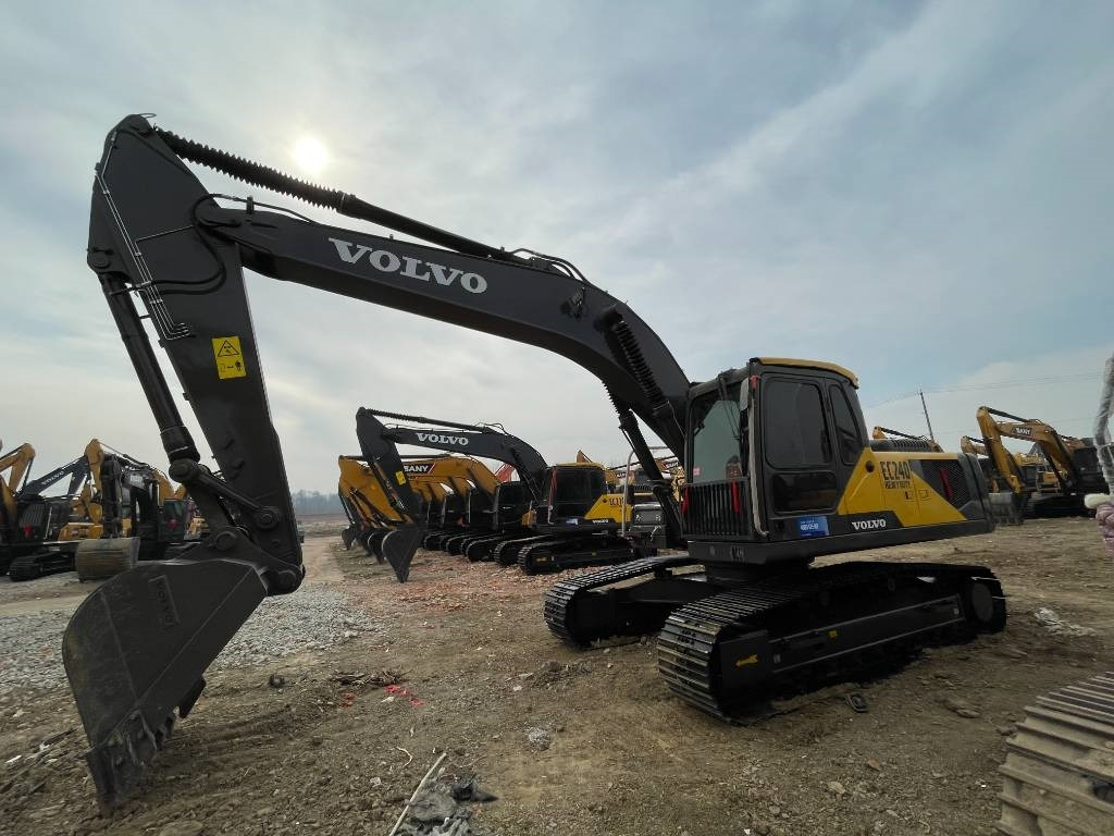 Volvo EC 240 - Гусеничный экскаватор: фото 3 Volvo EC 240 - Гусеничный экскаватор: фото 3