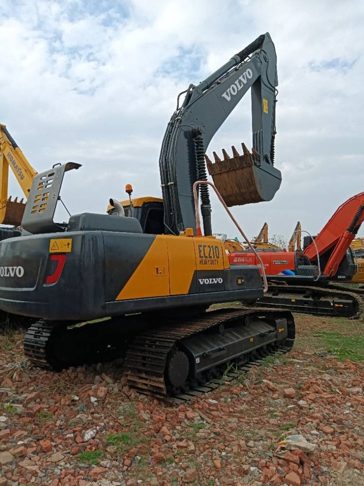 Volvo EC 240 - Гусеничный экскаватор: фото 1 Volvo EC 240 - Гусеничный экскаватор: фото 1