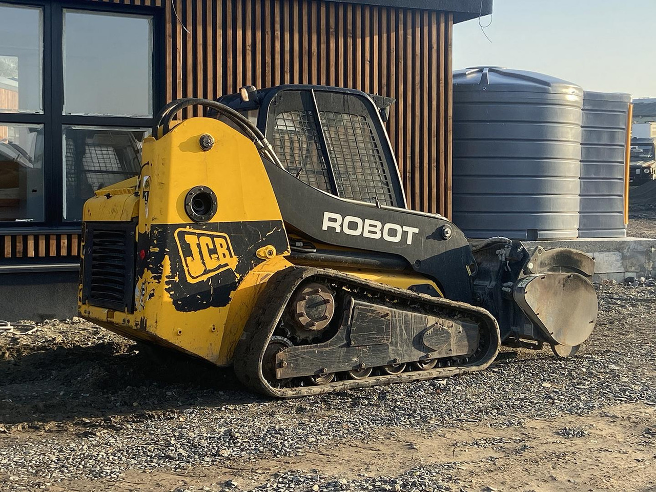 JCB 190T, 46kW, Pásový nakladač - Мини-погрузчик с бортовым поворотом: фото 2 JCB 190T, 46kW, Pásový nakladač - Мини-погрузчик с бортовым поворотом: фото 2