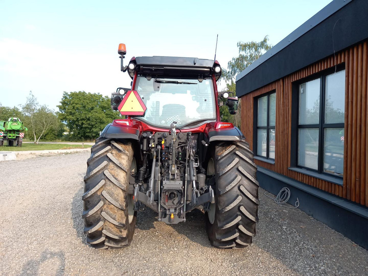Valtra G, Agco power MBTN - D5, 115 A - Трактор: фото 4 Valtra G, Agco power MBTN - D5, 115 A - Трактор: фото 4