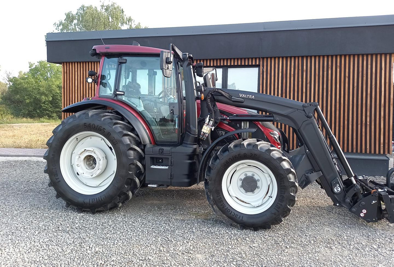 Valtra G, Agco power MBTN - D5, 115 A - Трактор: фото 2 Valtra G, Agco power MBTN - D5, 115 A - Трактор: фото 2