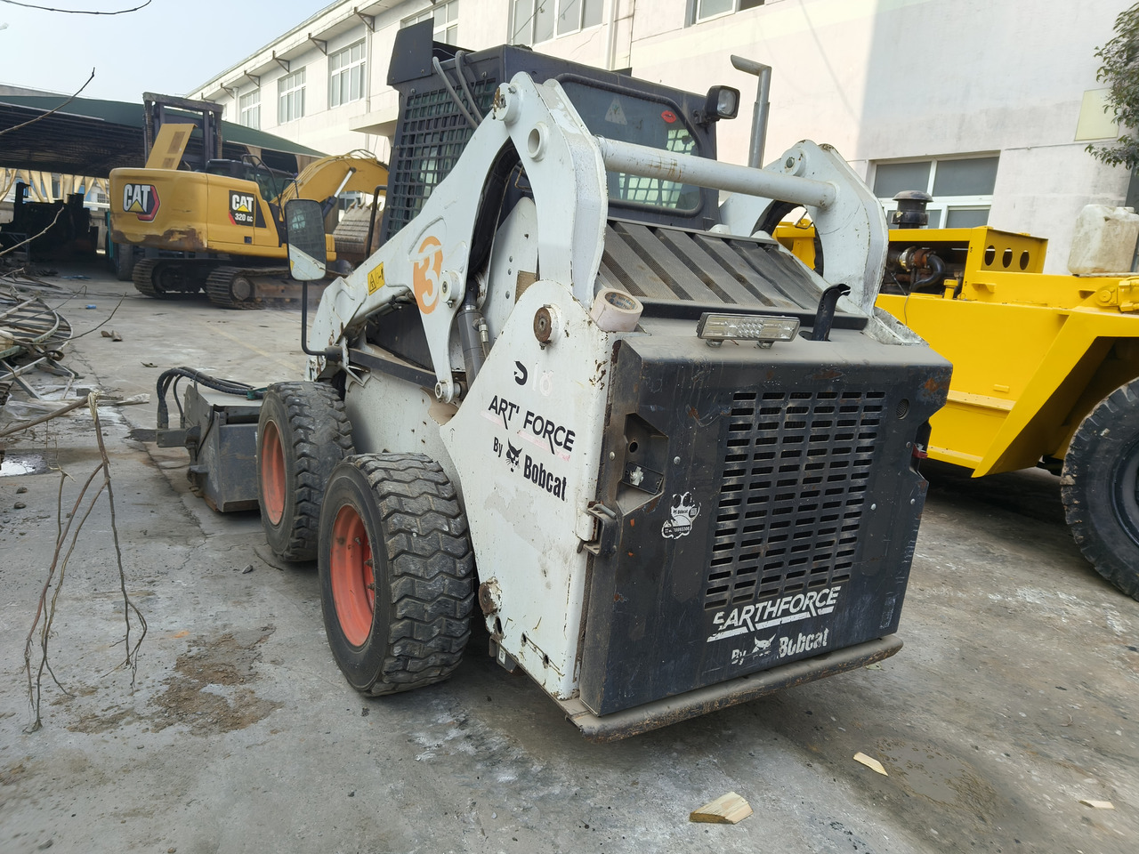 BOBCAT s18 - Мини-погрузчик с бортовым поворотом: фото 3 BOBCAT s18 - Мини-погрузчик с бортовым поворотом: фото 3