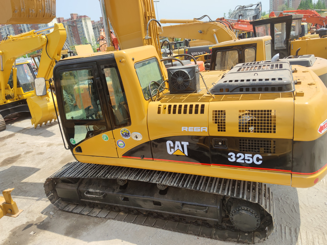 CATERPILLAR 325C - Гусеничный экскаватор: фото 1 CATERPILLAR 325C - Гусеничный экскаватор: фото 1