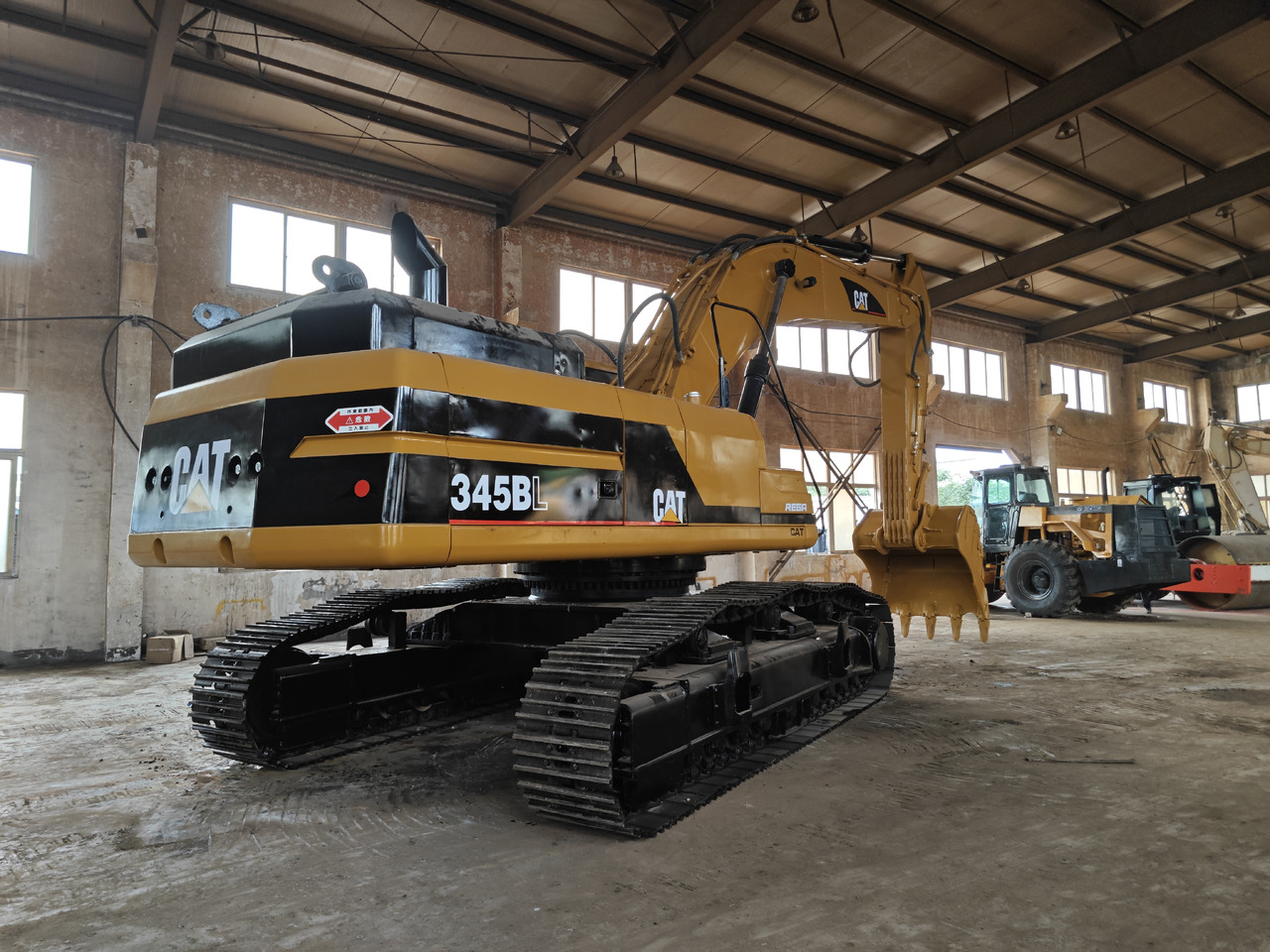 CATERPILLAR 345B - Гусеничный экскаватор: фото 2 CATERPILLAR 345B - Гусеничный экскаватор: фото 2