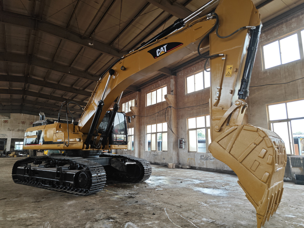 CATERPILLAR 345B - Гусеничный экскаватор: фото 4 CATERPILLAR 345B - Гусеничный экскаватор: фото 4