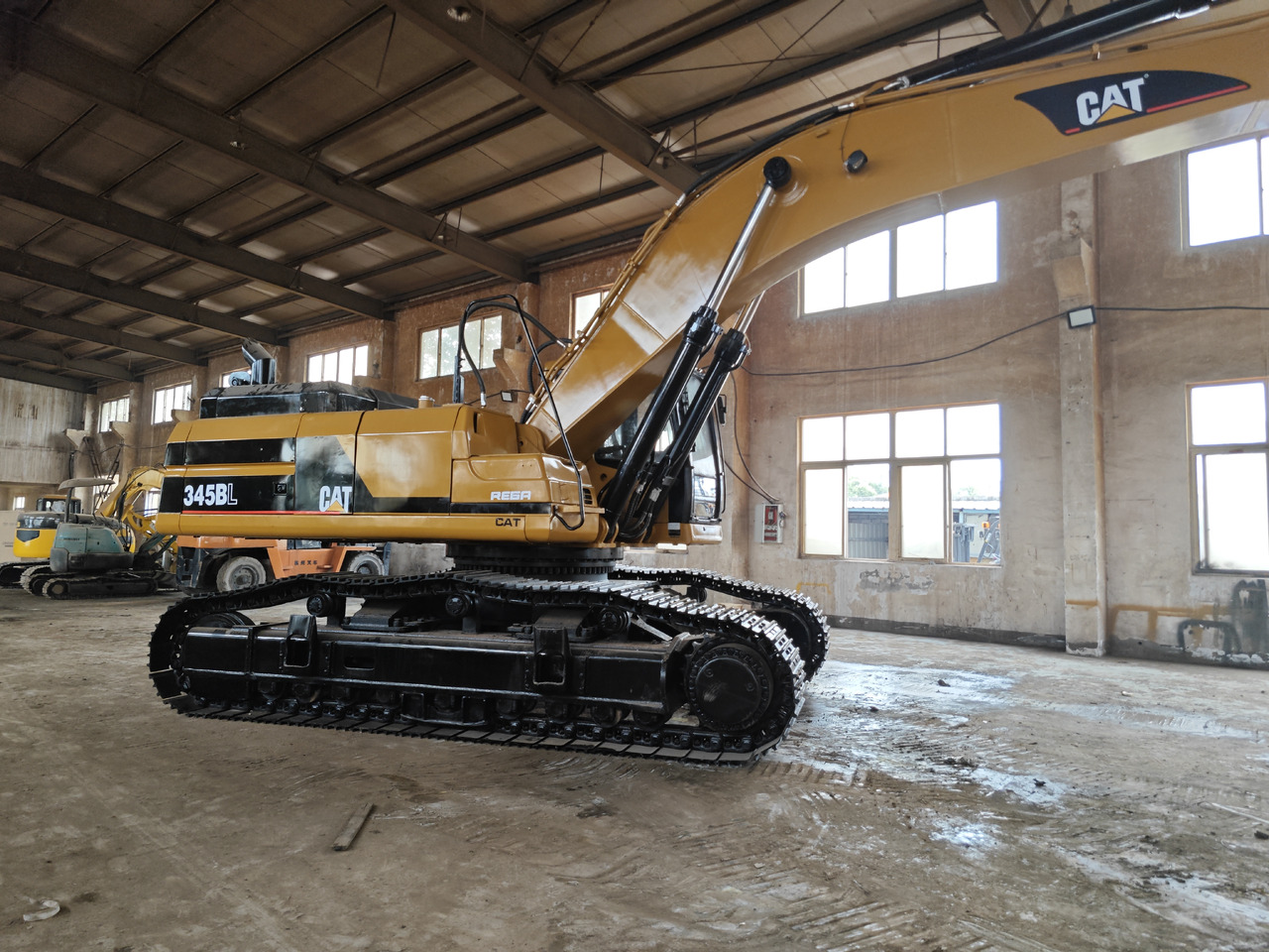 CATERPILLAR 345B - Гусеничный экскаватор: фото 3 CATERPILLAR 345B - Гусеничный экскаватор: фото 3