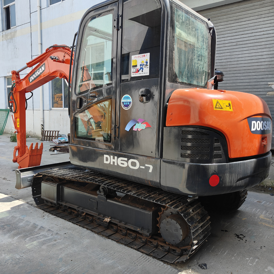 Doosan DH60 - Мини-экскаватор: фото 3 Doosan DH60 - Мини-экскаватор: фото 3