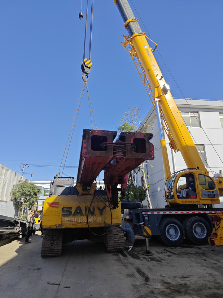 SANY SR205 Rotary Drill USED Crawler Drill rig - Буровая машина: фото 1 SANY SR205 Rotary Drill USED Crawler Drill rig - Буровая машина: фото 1