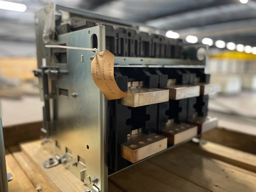 Mitsubishi Circuit breaker 2500A - AE2500-SW 3P - DPX-12648 - Строительная техника: фото 4 Mitsubishi Circuit breaker 2500A - AE2500-SW 3P - DPX-12648 - Строительная техника: фото 4