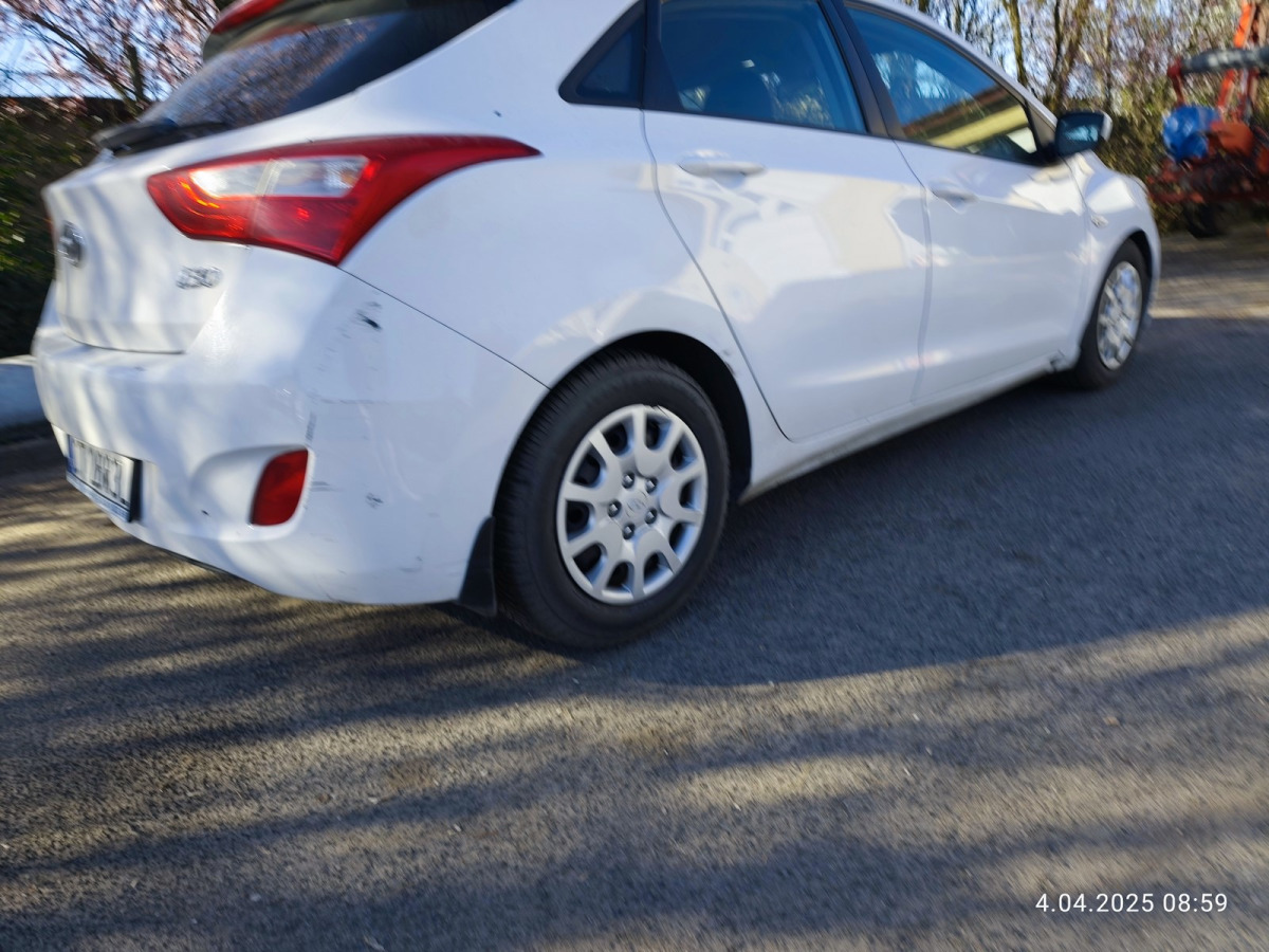 HYUNDAI I30 HATCHBACK - Хэтчбек: фото 3 HYUNDAI I30 HATCHBACK - Хэтчбек: фото 3