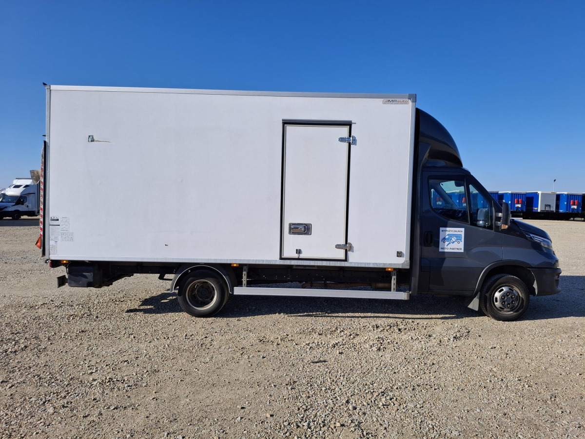 IVECO DAILY 50C18 KONTENER Z WINDĄ - Грузовик с закрытым кузовом: фото 4 IVECO DAILY 50C18 KONTENER Z WINDĄ - Грузовик с закрытым кузовом: фото 4
